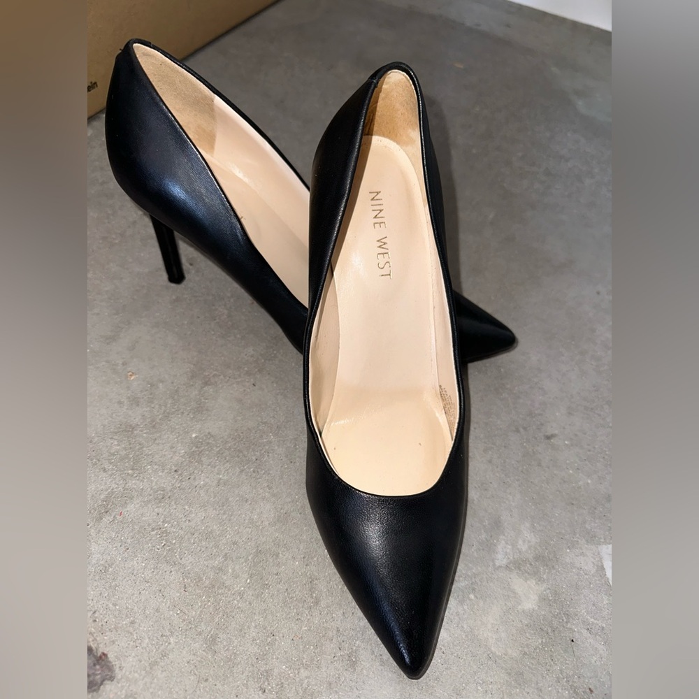 Nine West beautiful pumps.